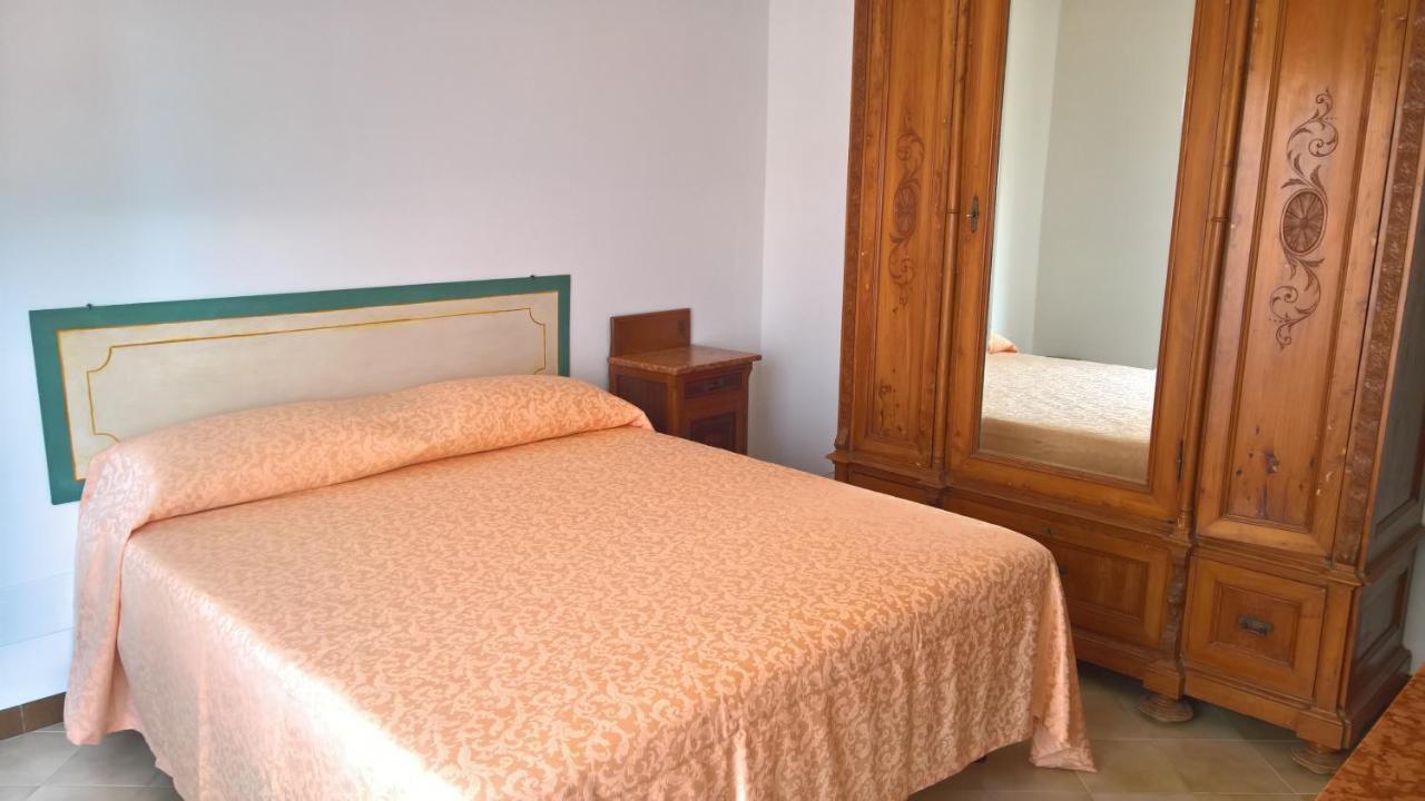 Suite Fronte Spiaggia - 50M Dalla Spiaggia 特拉帕尼 外观 照片
